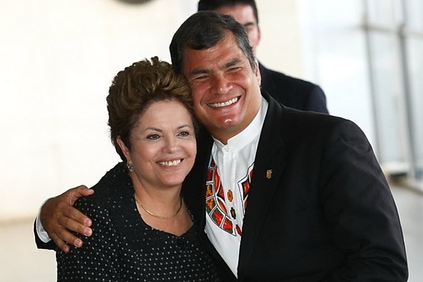 Dilma Rousseff e o presidente do Equador Rafael Correa, na cúpula do Mercosul em dezembro de 2012